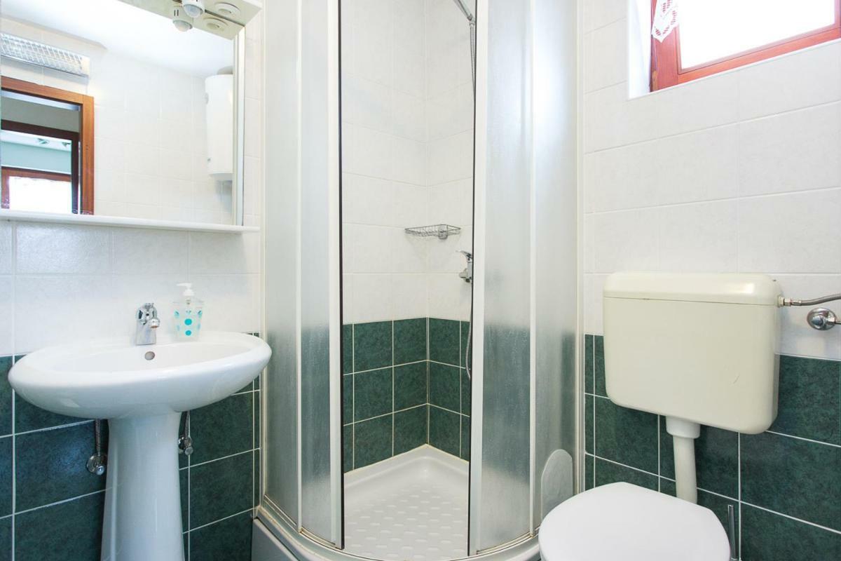 1-Bedroom Apartment With Loggia In Punat Island Krk Buitenkant foto