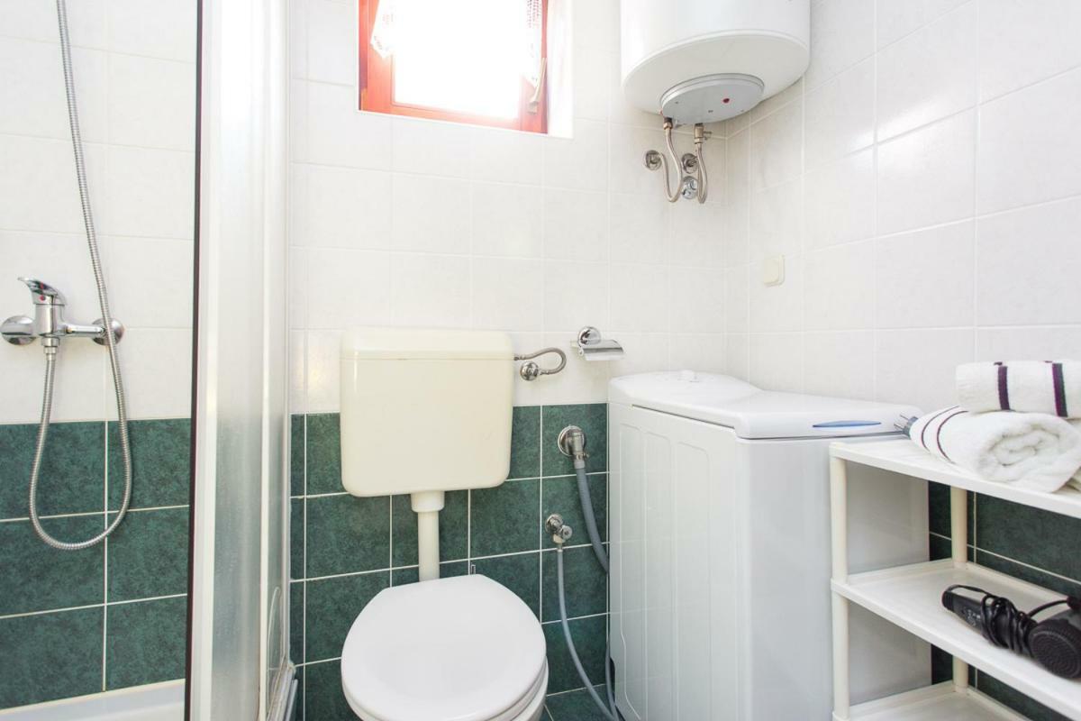 1-Bedroom Apartment With Loggia In Punat Island Krk Buitenkant foto
